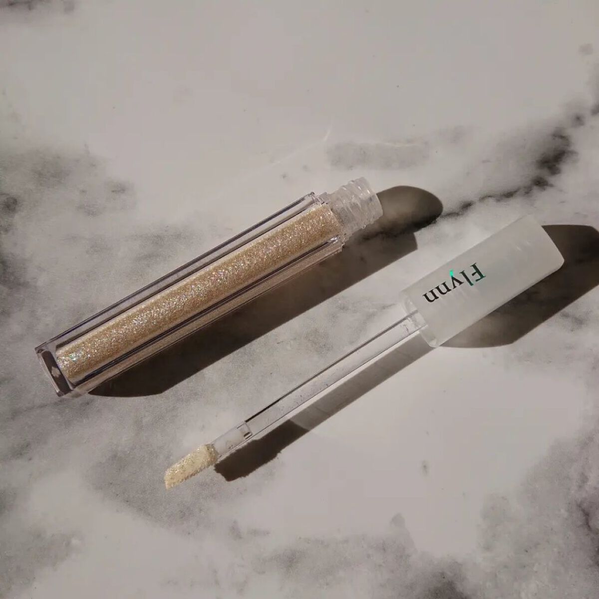 ライトキャッチャーリキッドグリッター/Flynn/グリッターを使ったクチコミ（3枚目）