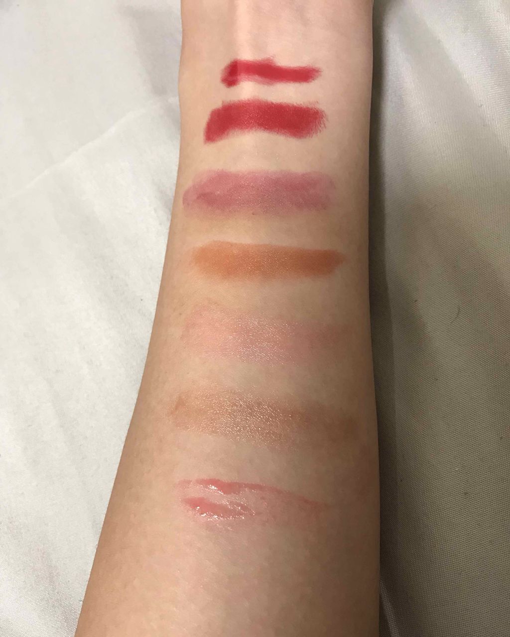 結奈 on LIPS 「私の持っているリップ紹介しまーす!!最近は赤リップにハマってい..」(2枚目)