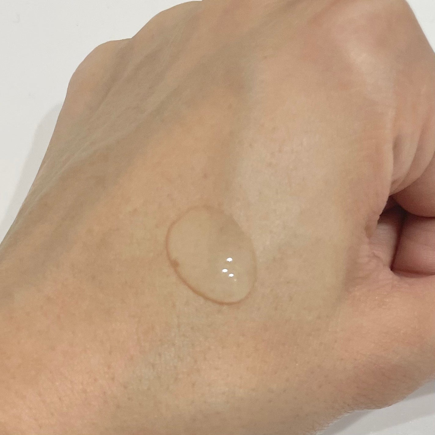 マイクロヒアルロンエッセンス/manyo/美容液を使ったクチコミ(2枚目)