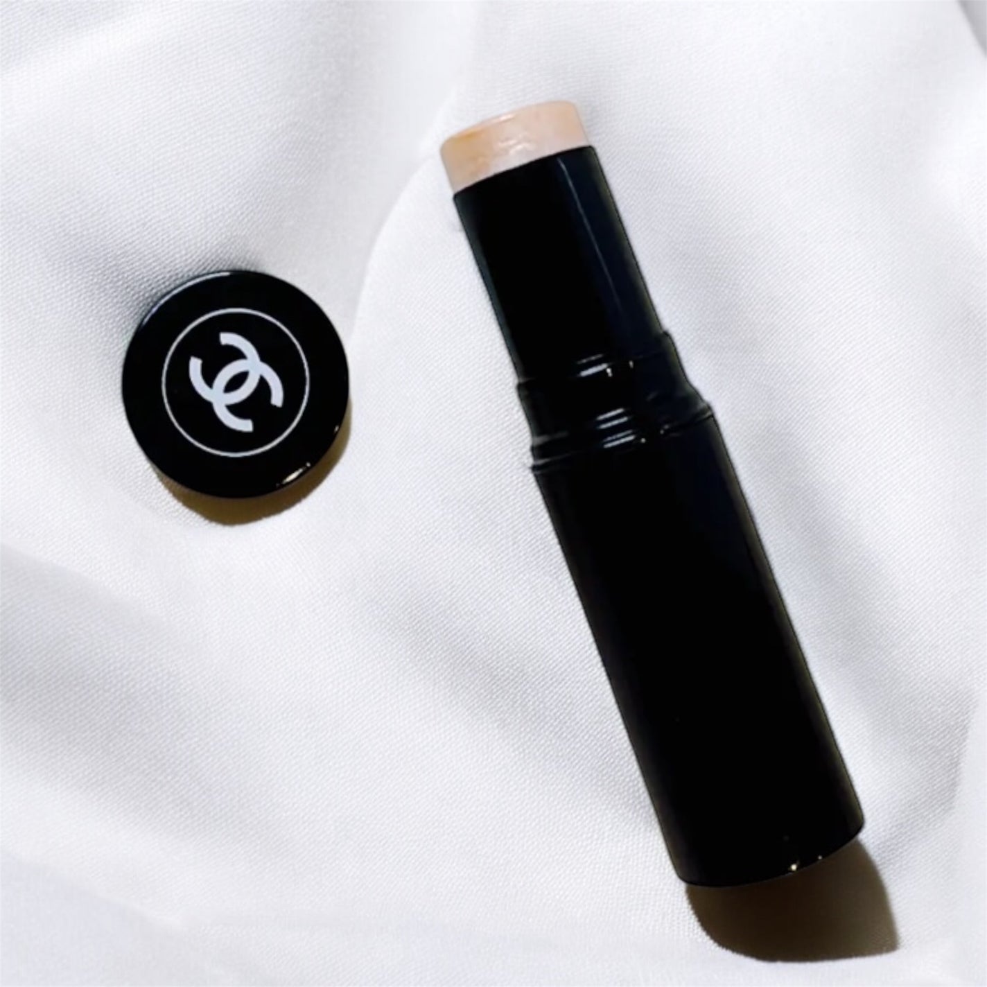 ボーム エサンシエル/CHANEL/スティックハイライトを使ったクチコミ(2枚目)