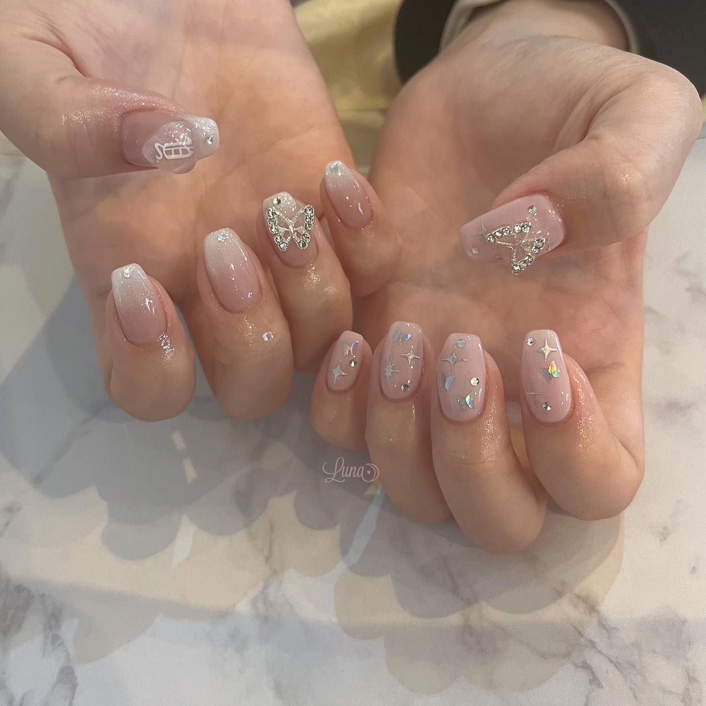 #ジェルネイル,#ワンカラーネイル,#ニュアンスネイル,#うるうるネイル,#ちゅるんネイル,#シンプルネイル,#パーツネイル,#透け感ネイル,#クリアネイル,#ぷっくりネイル,#ちぐはぐネイル,#韓国ネイル,#きらきらネイル,#うるつやネイル,#フレンチガーリーネイル,#蝶々ネイル,#ピンクネイルのネイルデザイン