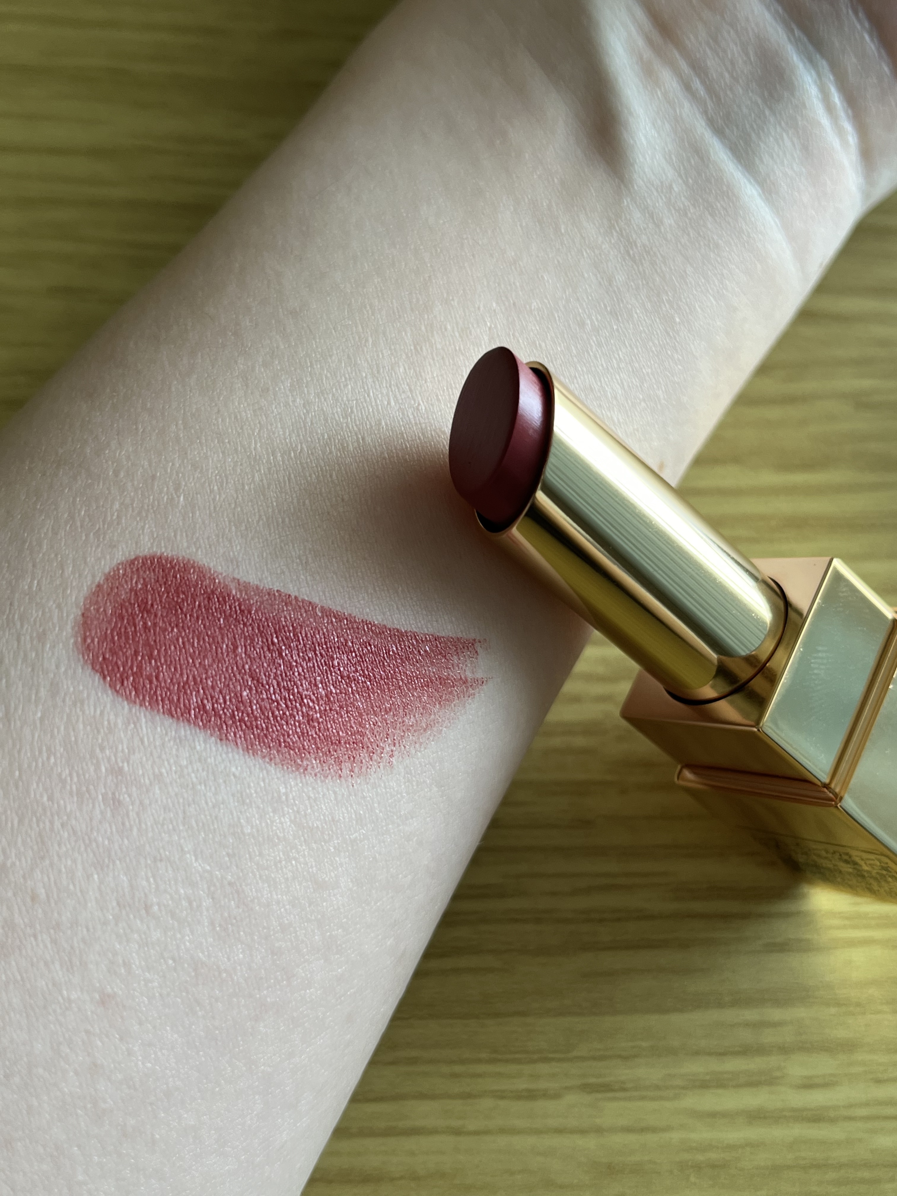 ルージュ ピュールクチュール ザ ボールド No.1968 ヌード ステイトメント​/YVES SAINT LAURENT BEAUTE/口紅を使ったクチコミ（2枚目）