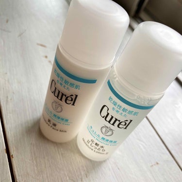 【Cure しっとり】

Curelの化粧水、乳液のお試しセットを買ってみました！

私の肌質⤵︎ ⤵︎
〇めっちゃ乾燥肌→そのせいで油が出る
〇敏感肌→パック、化粧水ヒリヒリする
〇花粉で肌が荒れるn