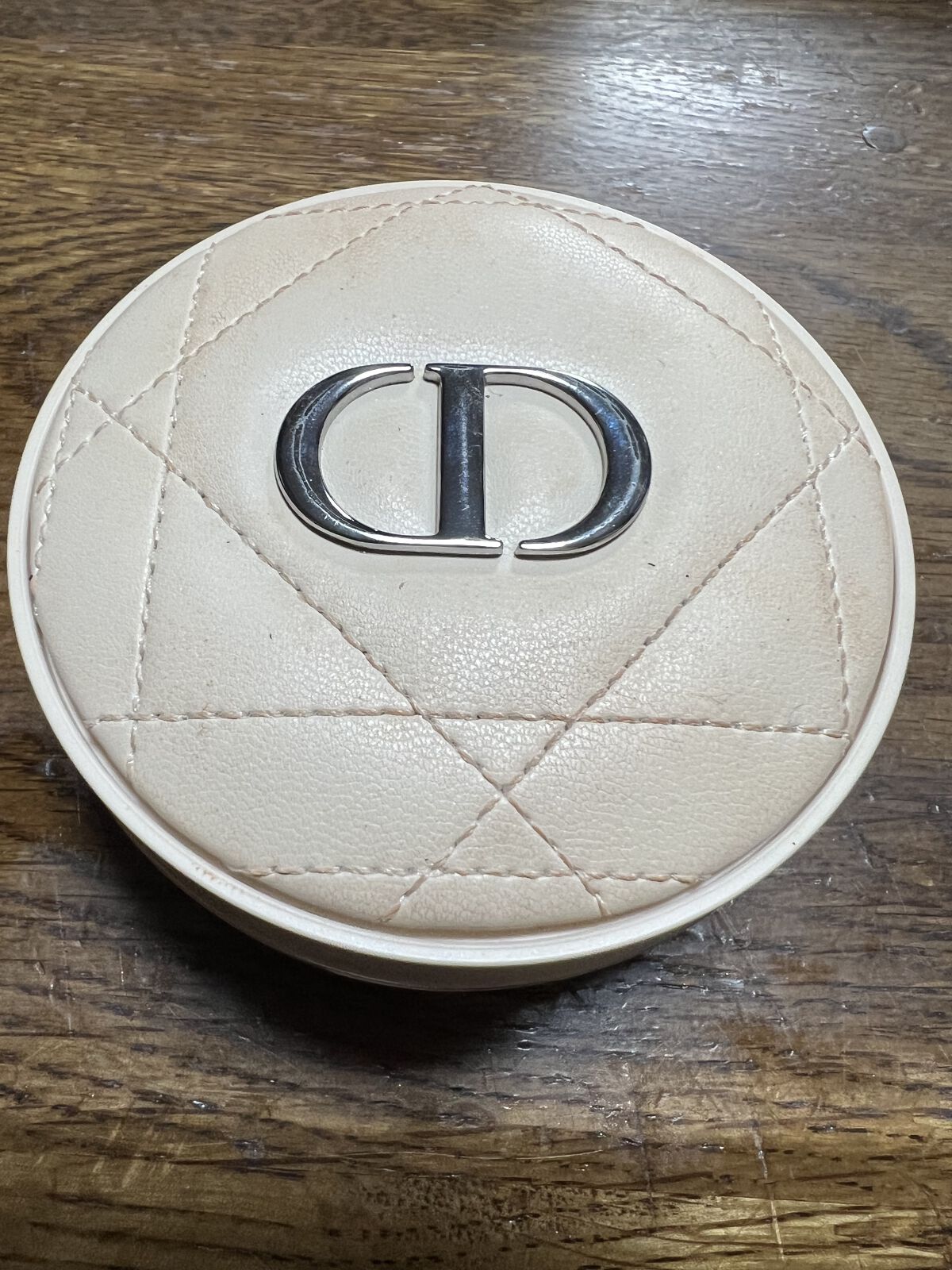 ディオールスキン フォーエヴァー クッション パウダー/Dior/ルースパウダーを使ったクチコミ（1枚目）