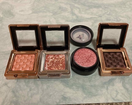 セルフィーフィックスピグメント 11 レッドホリック/Witch's Pouch/単色アイシャドウを使ったクチコミ(1枚目)