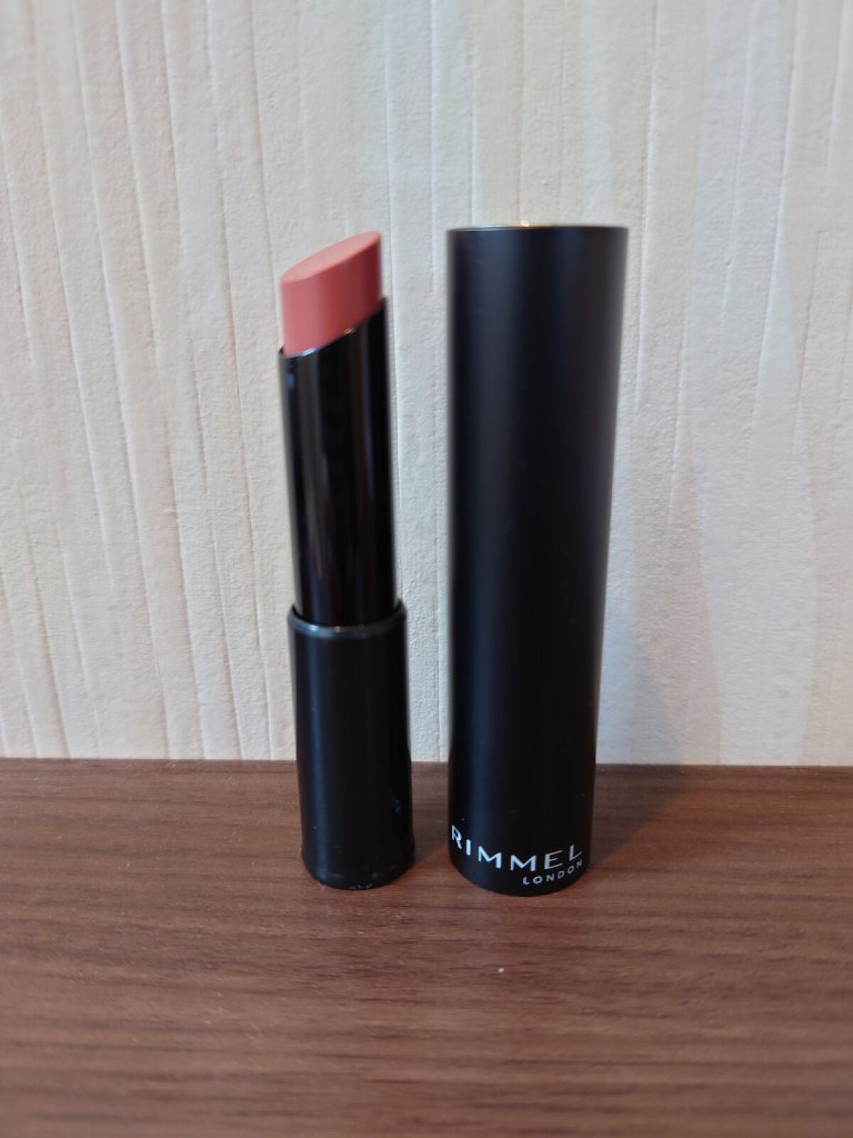 ラスティング フィニッシュ オイルモイスト ティント C/リンメル ロンドン/リップティントを使ったクチコミ(2枚目)