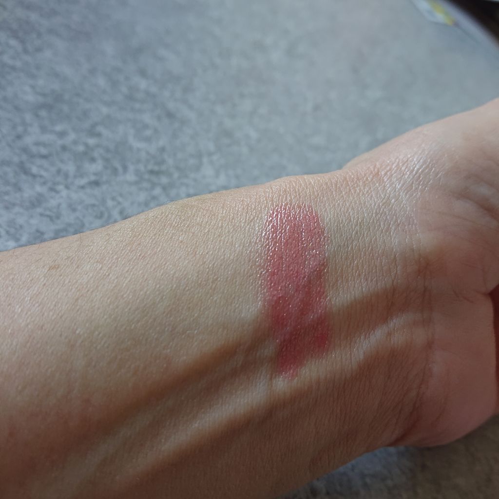 リップブロッサム シャイニーサテン ロイヤル&アーバン プリンセス/JILL STUART/口紅を使ったクチコミ(3枚目)