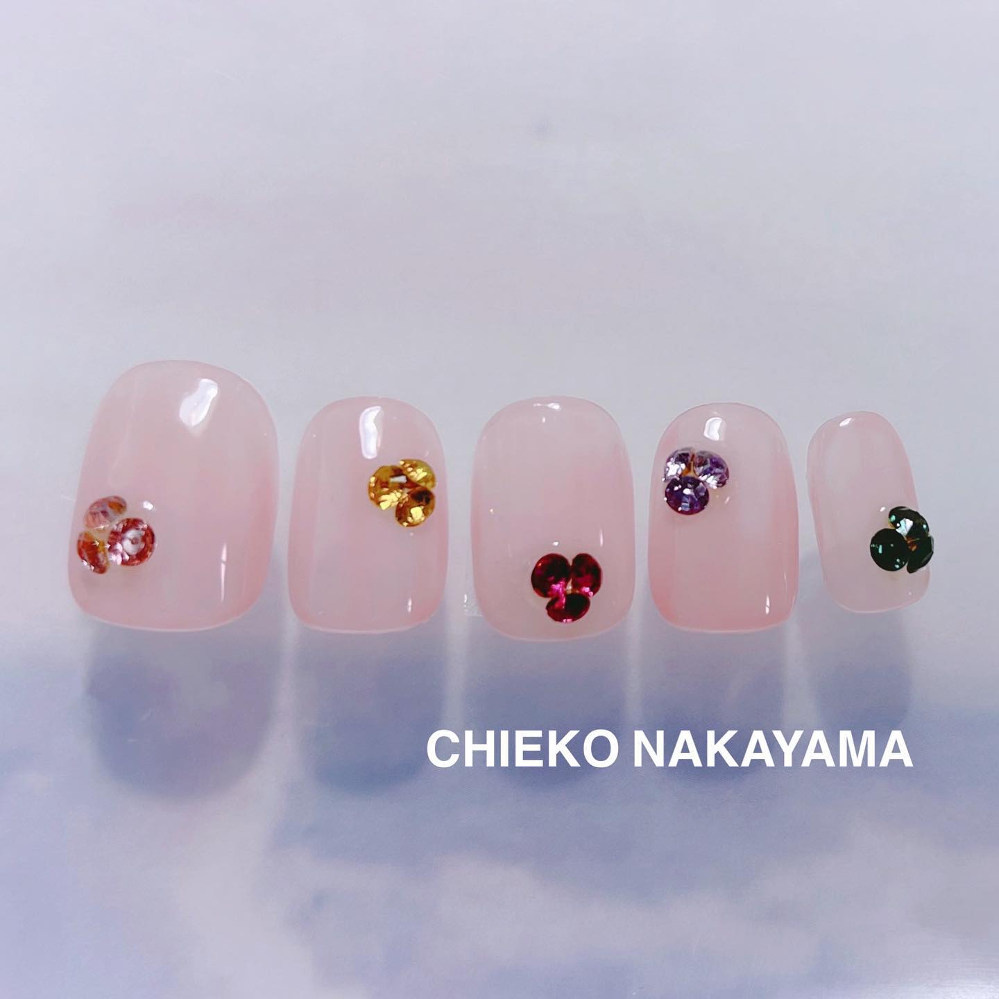 #ネイル,#ストーンネイルのネイルデザイン