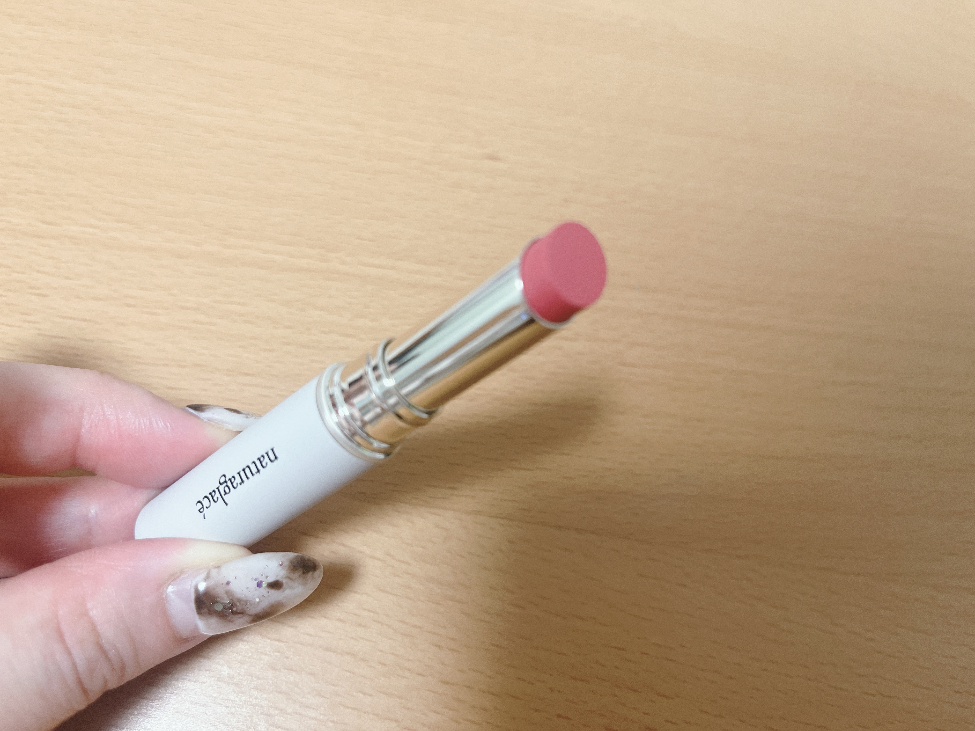 ナチュラグラッセ ルージュ モイストのクチコミ「💗ナチュラグラッセ 
ルージュ モイスト
04  コーラルピンク💗

黄みと白みがあるコーラル.....」（2枚目）