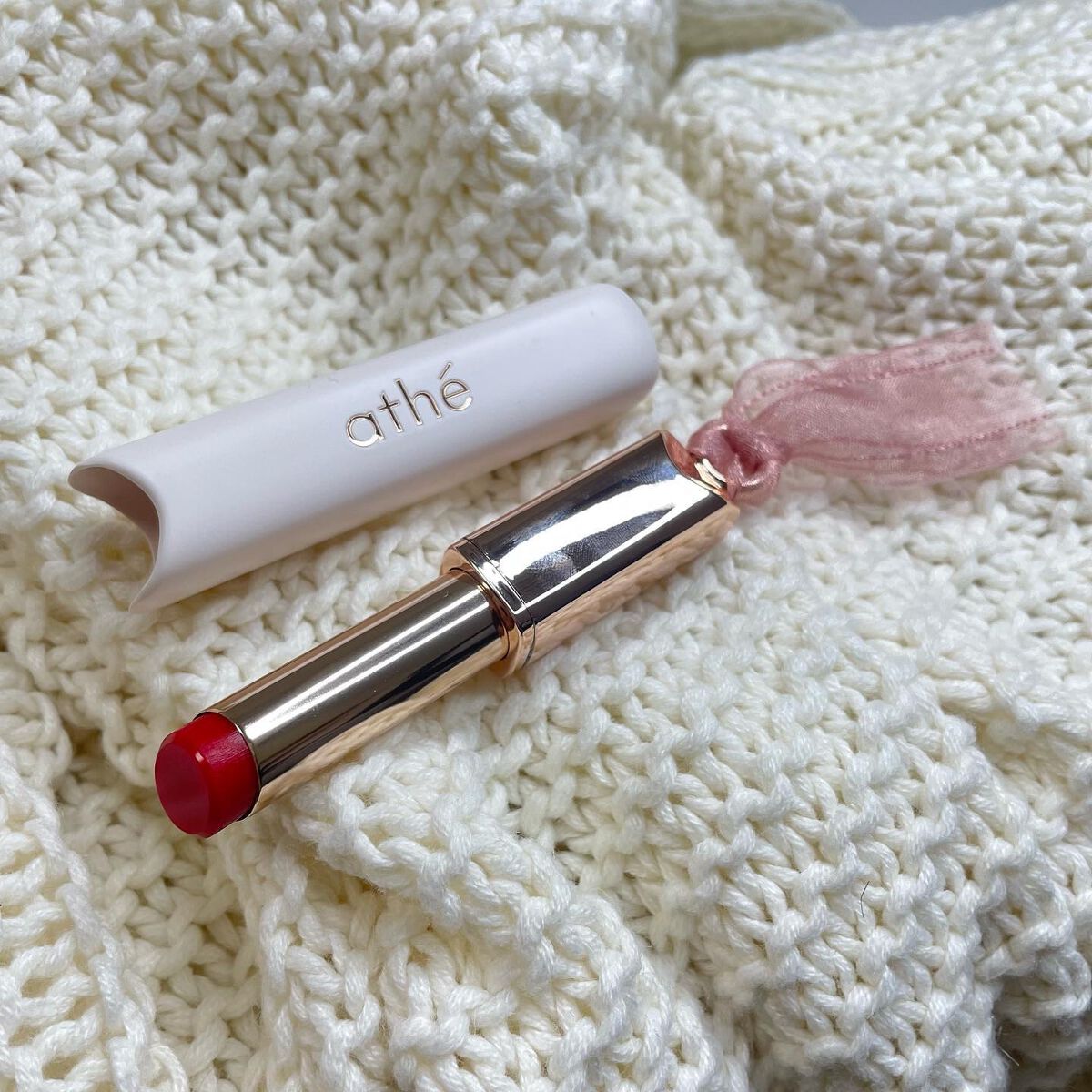 athe AUTHENTIC AIRY LIP BALM/athé/口紅を使ったクチコミ（1枚目）