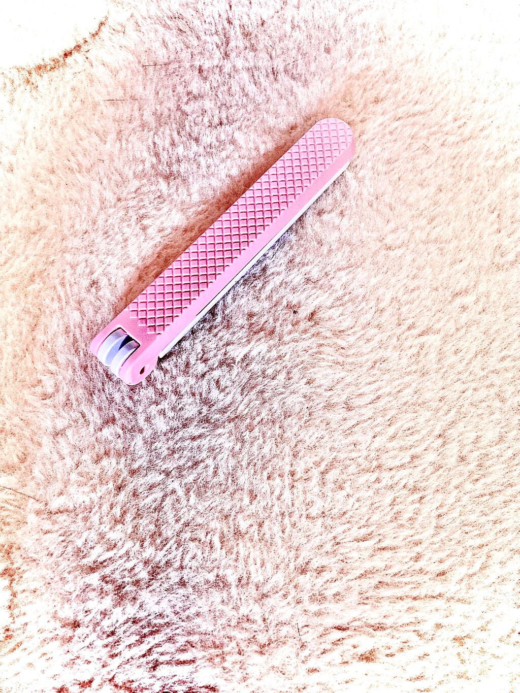 아이 on LIPS 「私が使ってる爪ヤスリ?です!シンプルで優しい色です👍ただやすり..」(1枚目)