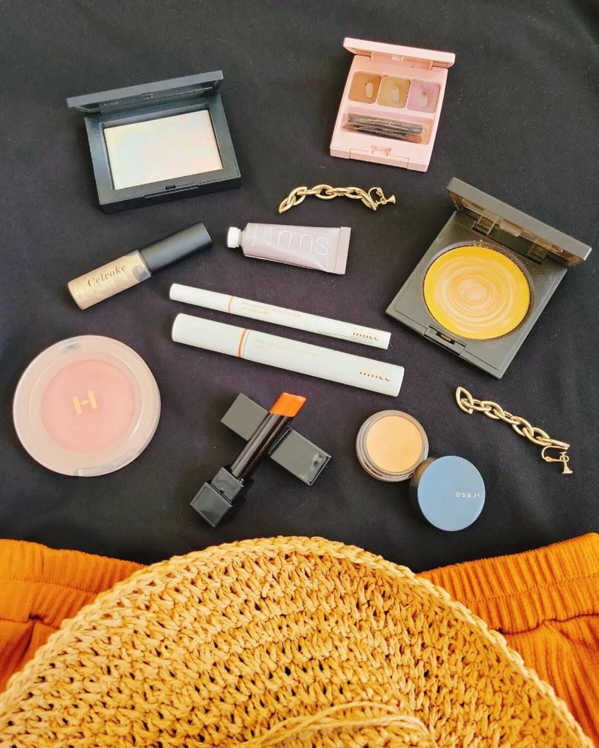 ちひろ on LIPS 「こんにちは🌞一週間ぶりに自由にメイクを楽しんだ週末💄久しぶりに..」(2枚目)