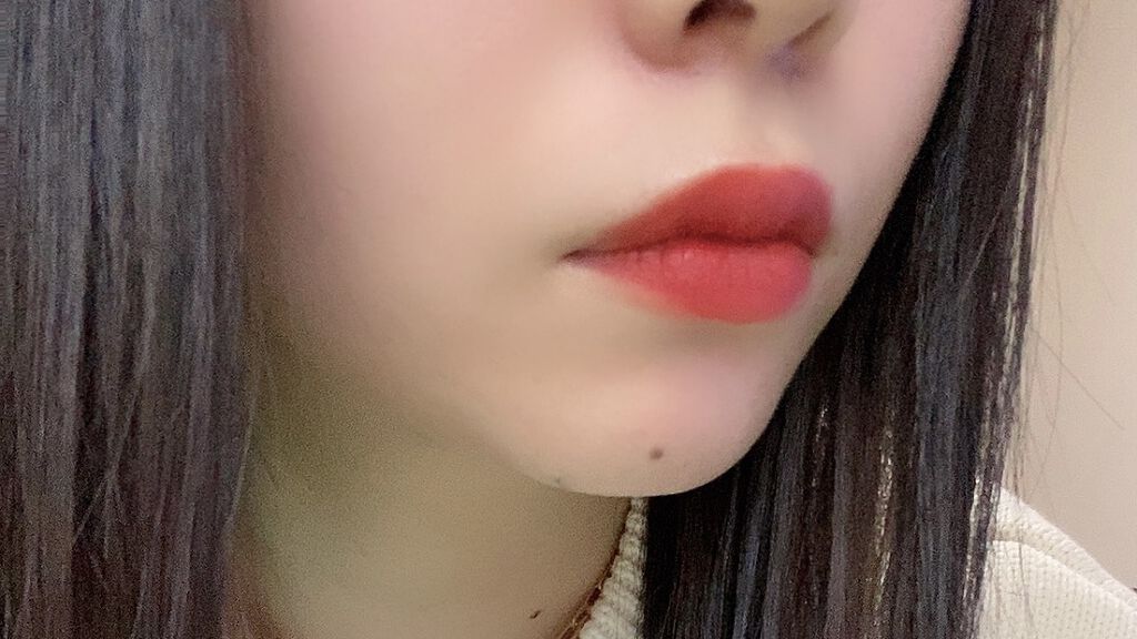 カメリア　ペタル　ティント　Jeju Color Picker 2021/innisfree/口紅を使ったクチコミ（3枚目）