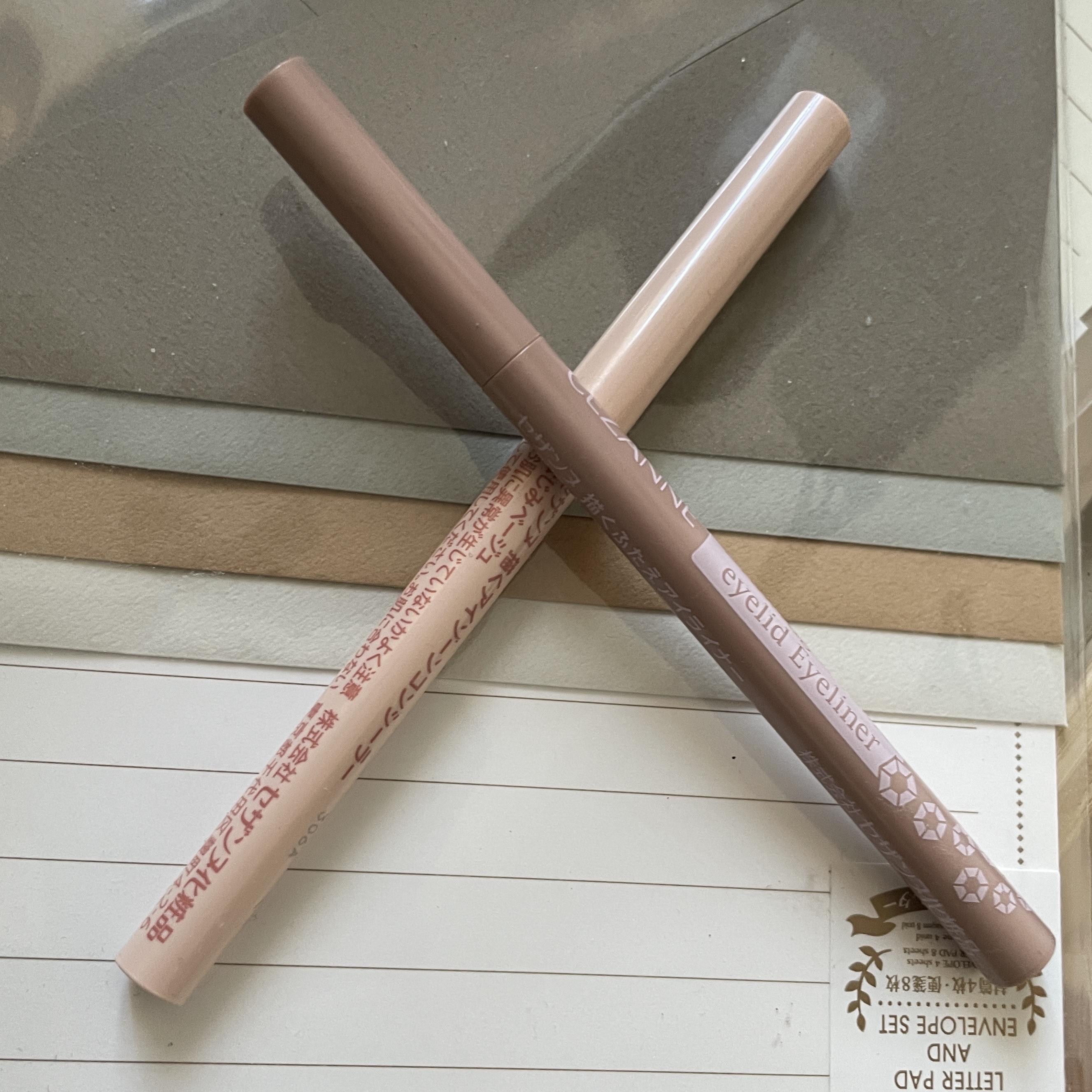 描くアイゾーンコンシーラー/CEZANNE/ペンシルコンシーラーを使ったクチコミ（2枚目）