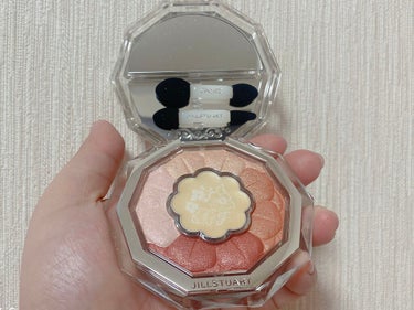 ジルスチュアート ブルームクチュール アイズ 08 tulip bouquet(限定)/JILL STUART/パウダーアイシャドウを使ったクチコミ（2枚目）