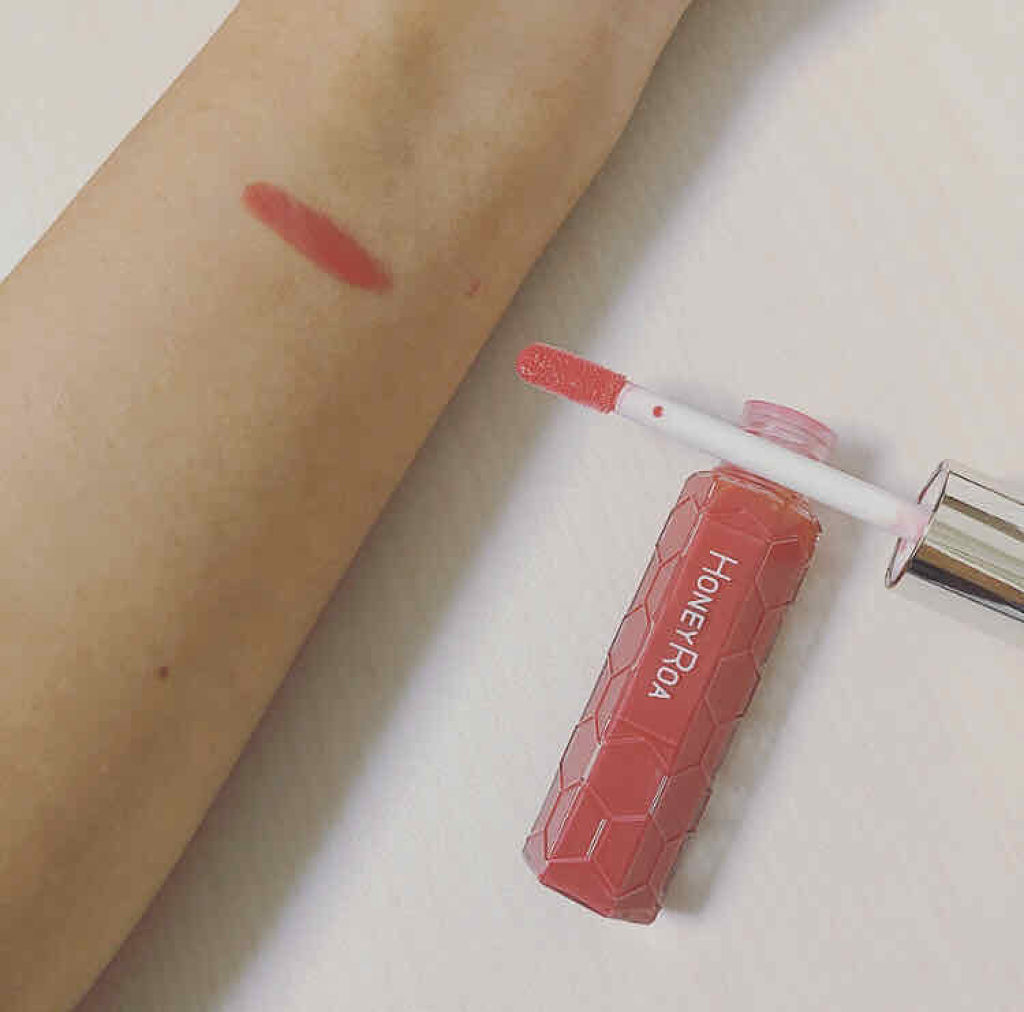 ハニーラスター r/ROAlív/リップグロスを使ったクチコミ（2枚目）