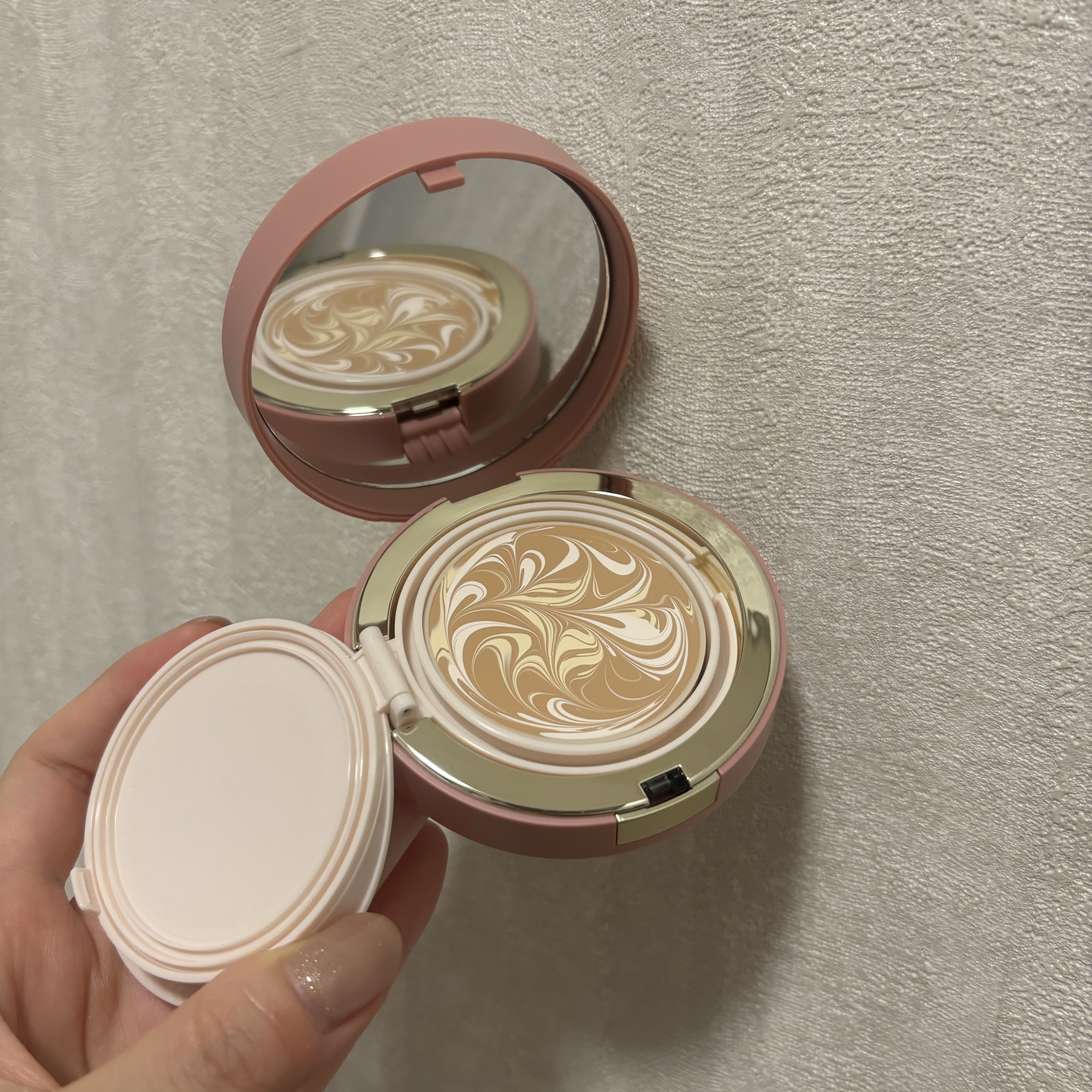 ヴェールヌーディ エッセンスパクトグロウ/AGE20’s/クリーム・エマルジョンファンデーションを使ったクチコミ（3枚目）