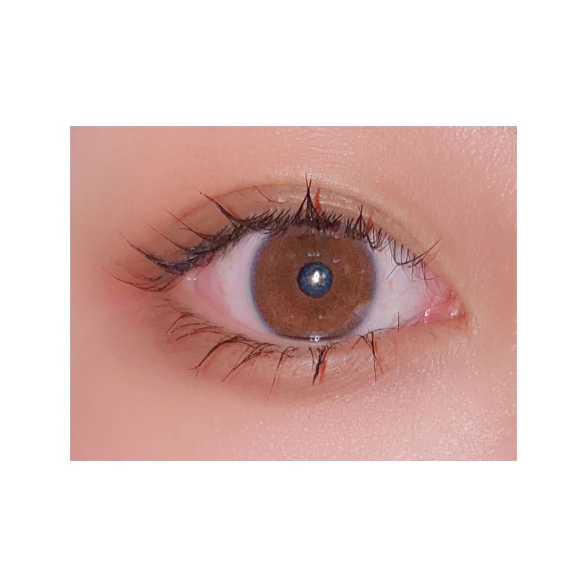 簡単に束感のあるまつ毛を作るならこれ。
セザンヌのクリアマスカラです✨
普通のマスカラを塗ってからクリアマスカラで束感を作るって感じがいいと思います。
クリアマスカラだけだと、まつ毛が下がってくる🤔
塗り方は、縦向きに持って左右に塗るって