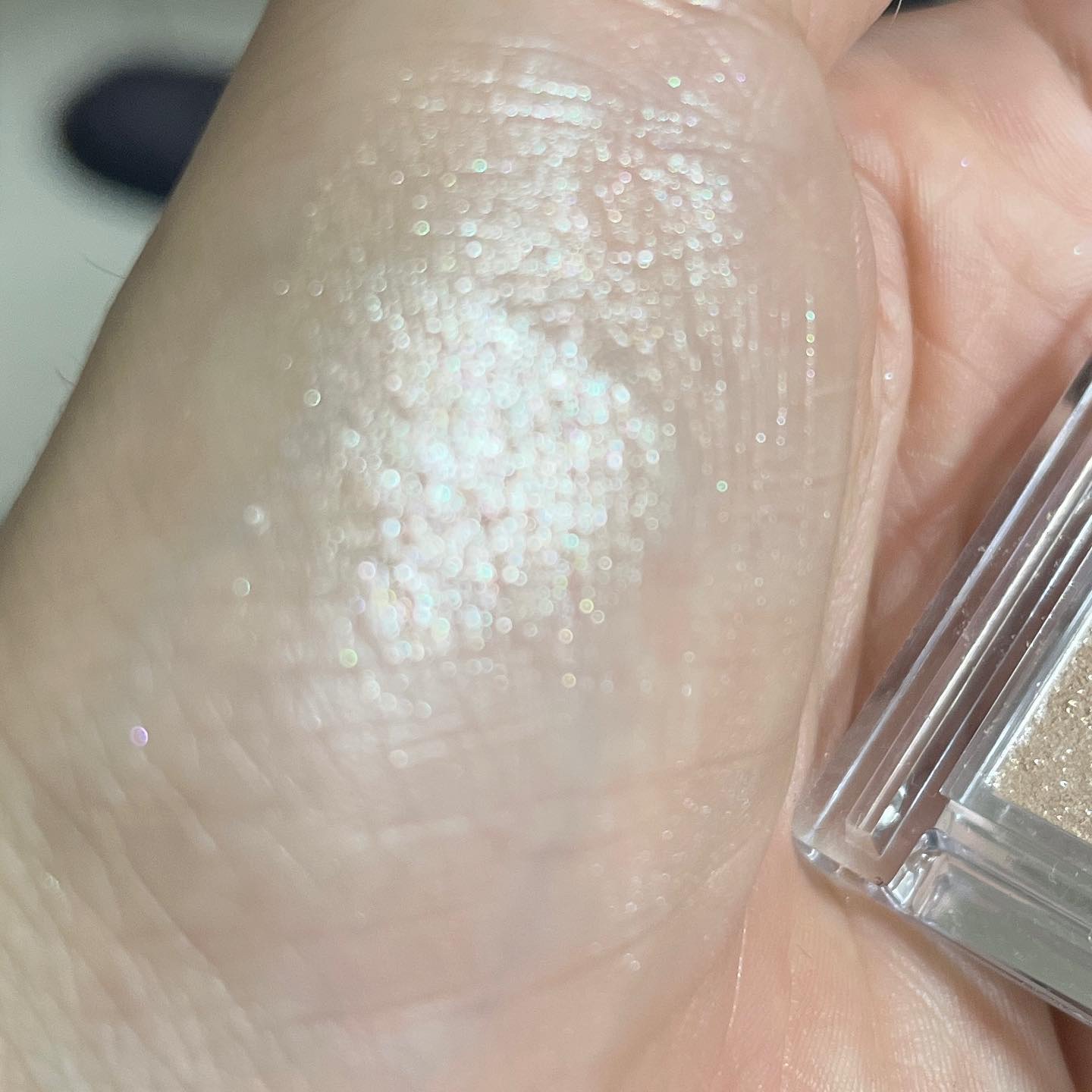 シングルカラーアイシャドウ/CEZANNE/単色アイシャドウを使ったクチコミ（2枚目）