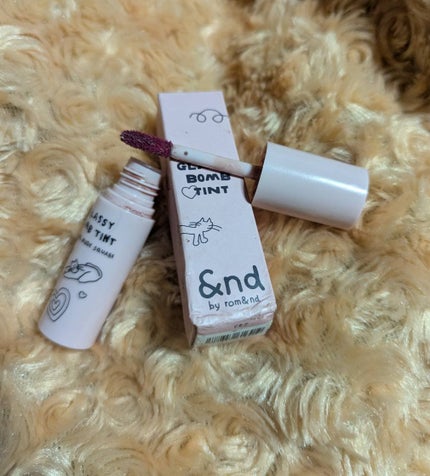 グラッシーボムティント/&nd by rom&nd/リップティントを使ったクチコミ(1枚目)