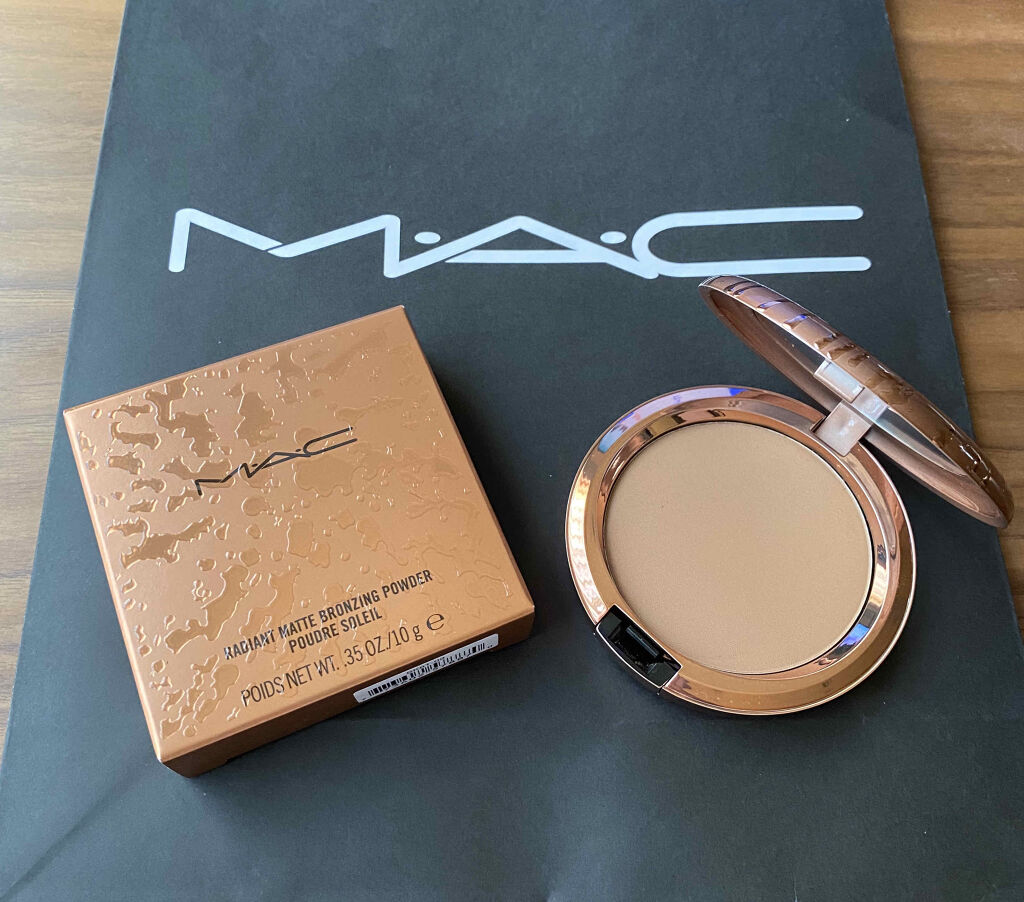 M・A・C ラディアント マット ブロンジング パウダーのクチコミ「〈M・A・C〉
  ·ラディアントマットブロンジングパウダー（ベージュ イング ビューティー）.....」（1枚目）