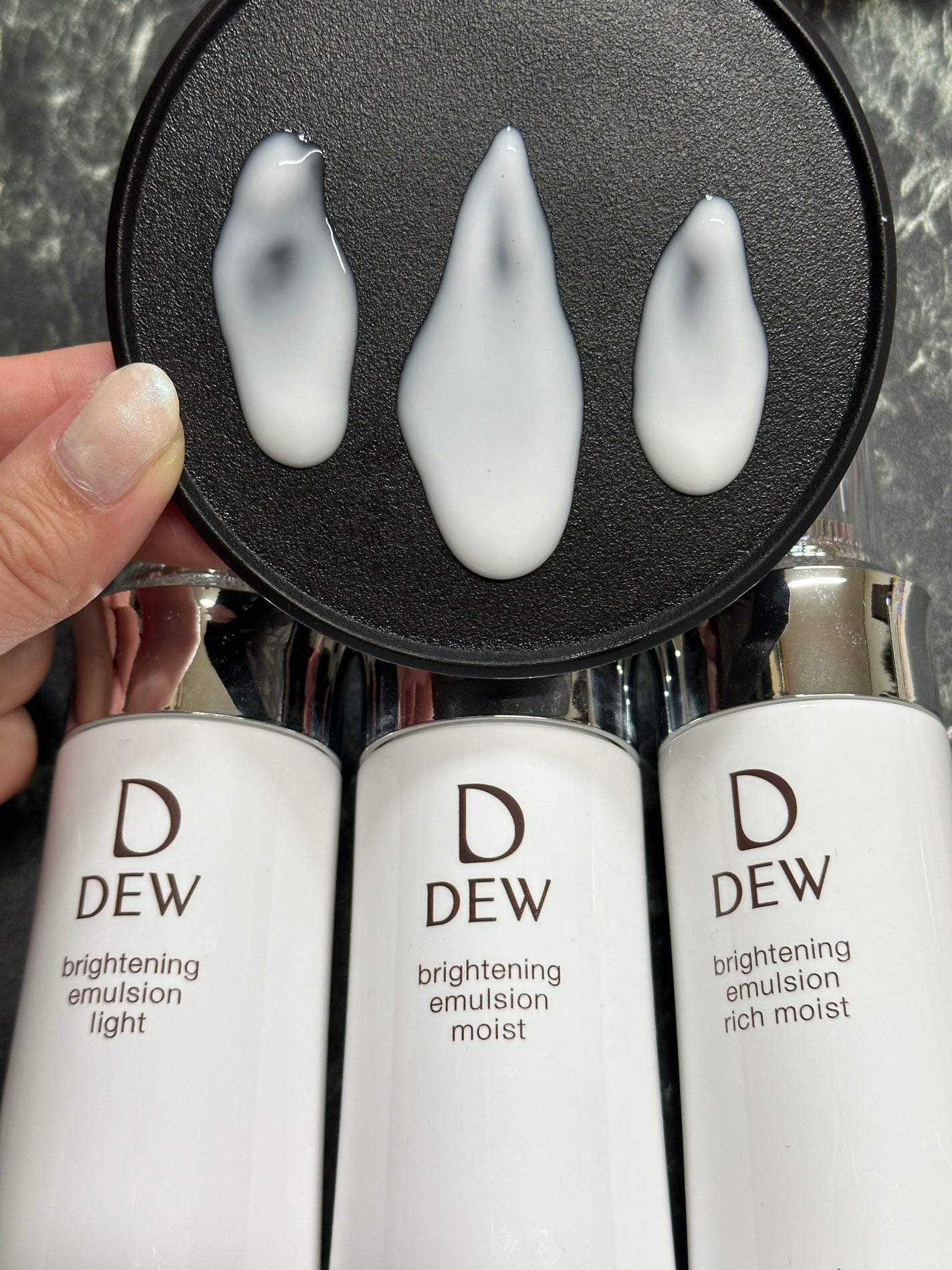 ブライトニングエマルジョン さっぱり/DEW/乳液を使ったクチコミ(3枚目)