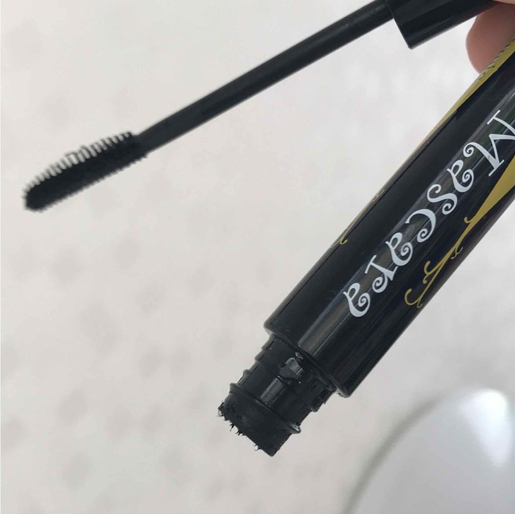 DAISO ツインサイドマスカラのクチコミ「ダイソー  Twin side Mascara💓💓

🌸ダマになりにくい

🌸ブラシ部分がゴム.....」（2枚目）