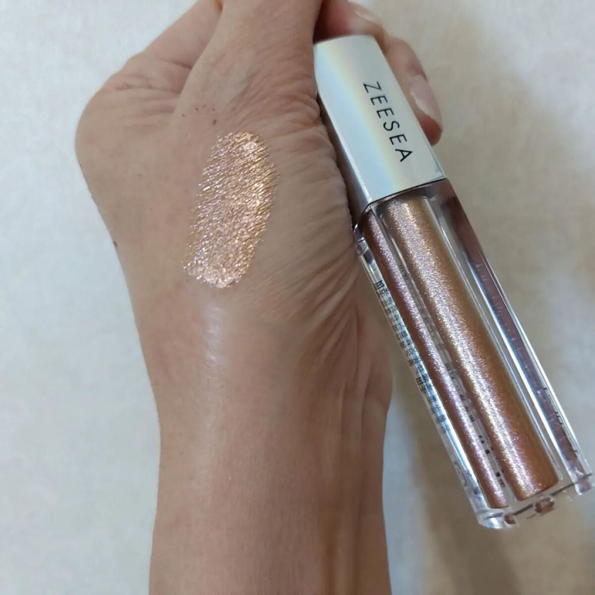 ダイヤモンドシリーズ 星空リキッドアイシャドウ/ZEESEA/リキッドアイシャドウを使ったクチコミ(1枚目)