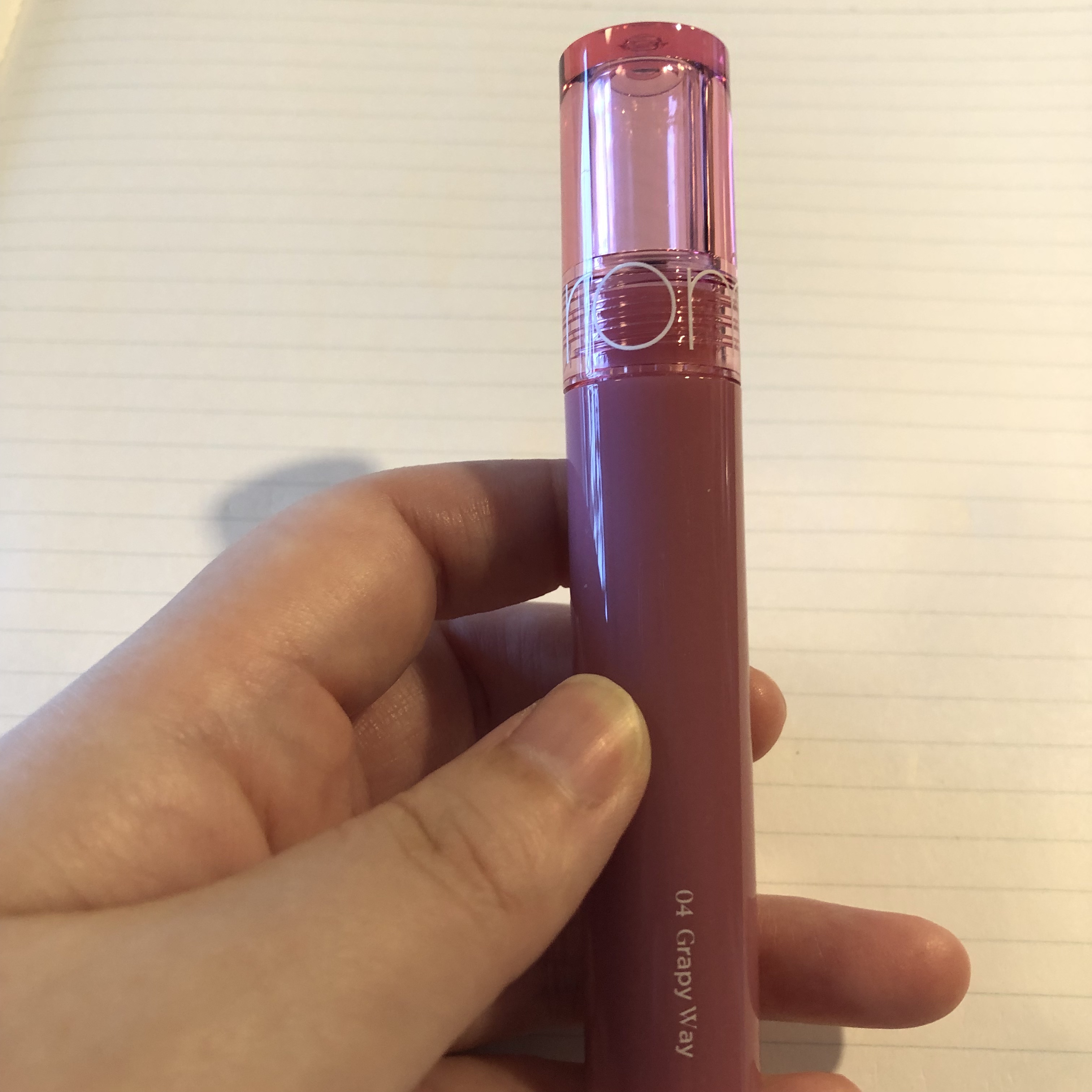 グラスティングカラーグロス 04 グレーピーウェイ(GRAPY WAY) /rom&nd/リップグロスを使ったクチコミ（3枚目）