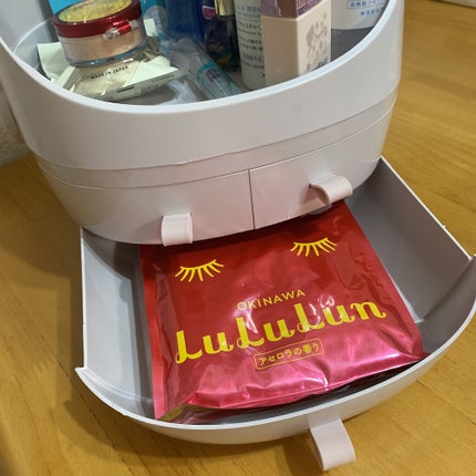 AZ on LIPS 「ずっと欲しかったメイクボックスを楽天で1500円ほどで見つけて..」(5枚目)