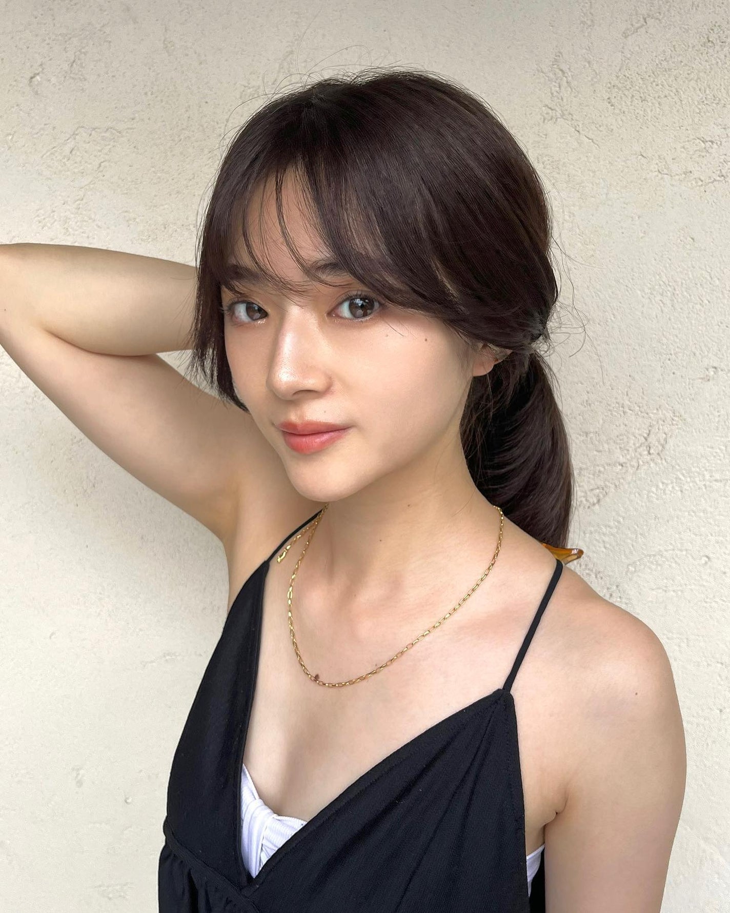 HARUNA on LIPS 「お顔まわりのカット💇🏼♀️縛っても、縛らなくても綺麗に流しや..」(2枚目)