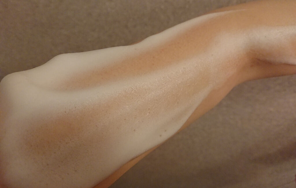 hadakaraボディソープ 泡で出てくるオイルインタイプ ローズガーデンの香り/hadakara/ボディソープを使ったクチコミ（1枚目）