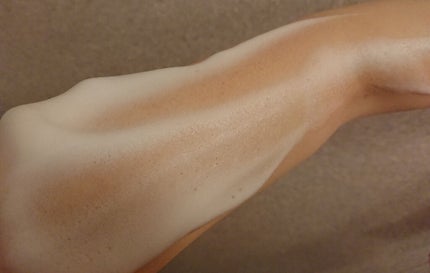 hadakaraボディソープ 泡で出てくるオイルインタイプ ローズガーデンの香り/hadakara/ボディソープを使ったクチコミ(2枚目)