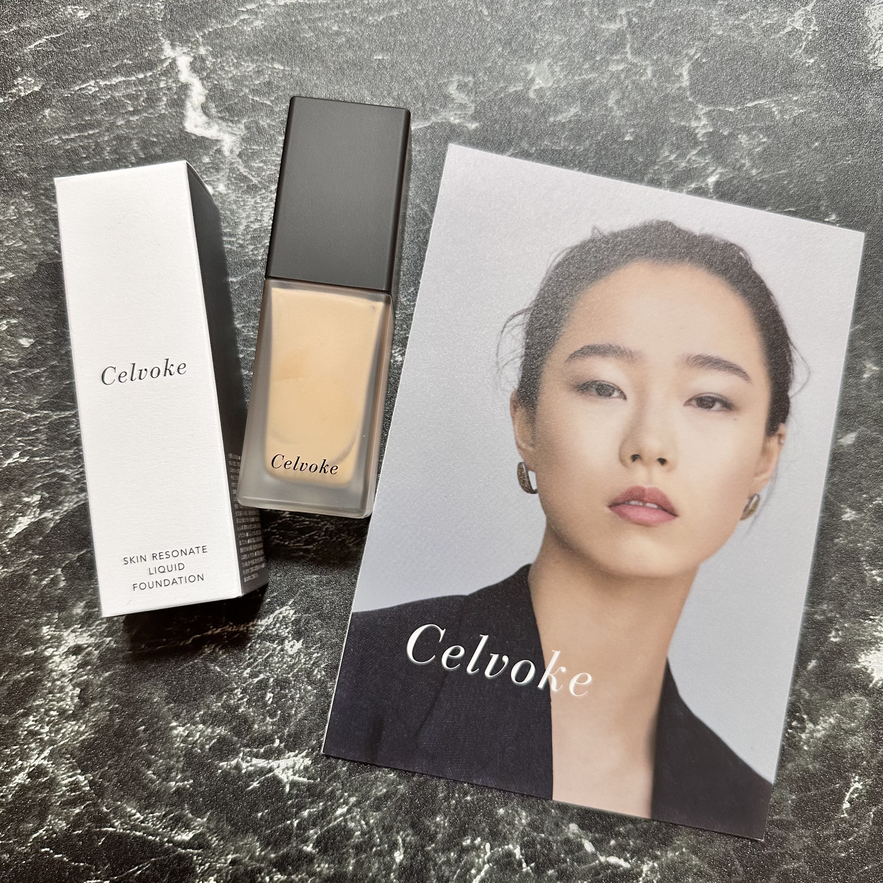 スキンレゾネート リキッドファンデーション
《210 やや明るめ》🤍
LIPS様のキャンペーンで頂きました✨

8月9日発売の2023 A/W Collection🤍

テクスチャーはサラッとしていて
塗るとスッと肌に馴染む感じ✨
いい