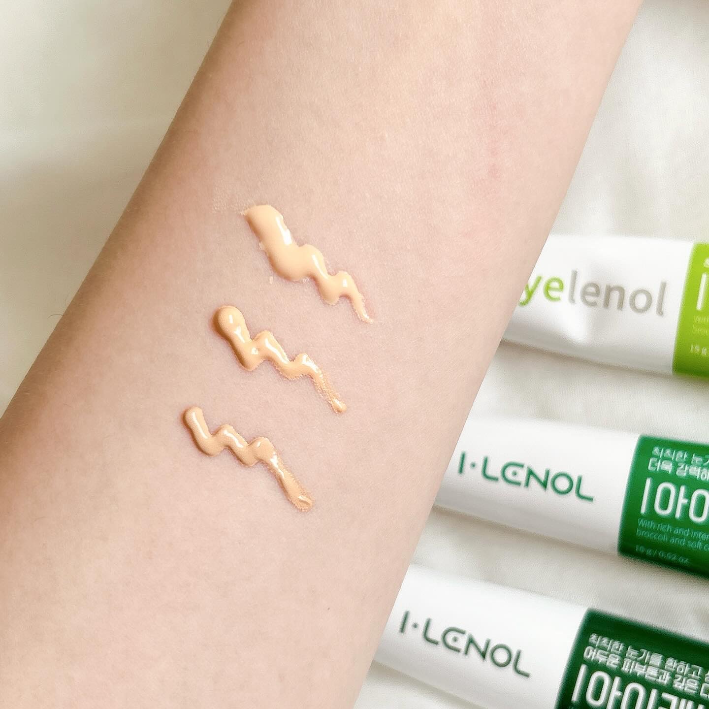 IRENOL アイレノール クマクリームのクチコミ「最近よく見かけて気になっていたILENOL(アイレノール) 🌿
アイクリームのように使えるコン.....」（3枚目）