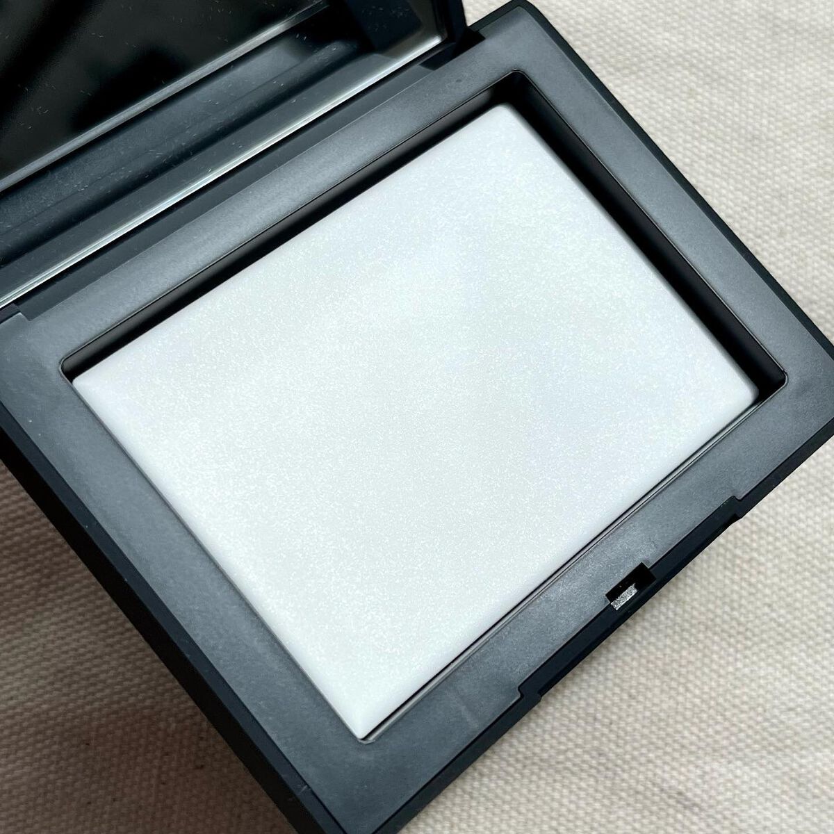 ライトリフレクティングセッティングパウダー プレスト N/NARS/プレストパウダーを使ったクチコミ(2枚目)