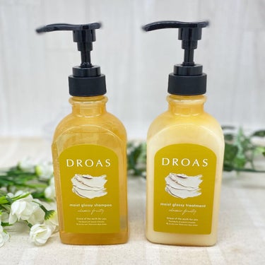 ＼ DROAS モイストグロッシー シャンプー＆トリートメント ／

こちらのシャントリを使用してみました😊✨

⭐️特徴⭐️
これまで配合されていた保湿効果の泥に加え、皮脂吸着効果の泥※を追加配合。 