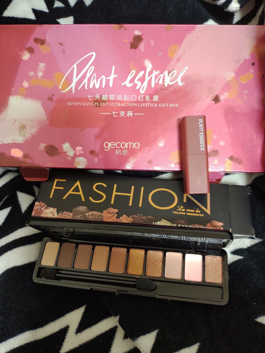 FASHION COLOUR GEOMETRY/Lameila/アイシャドウパレットを使ったクチコミ（1枚目）