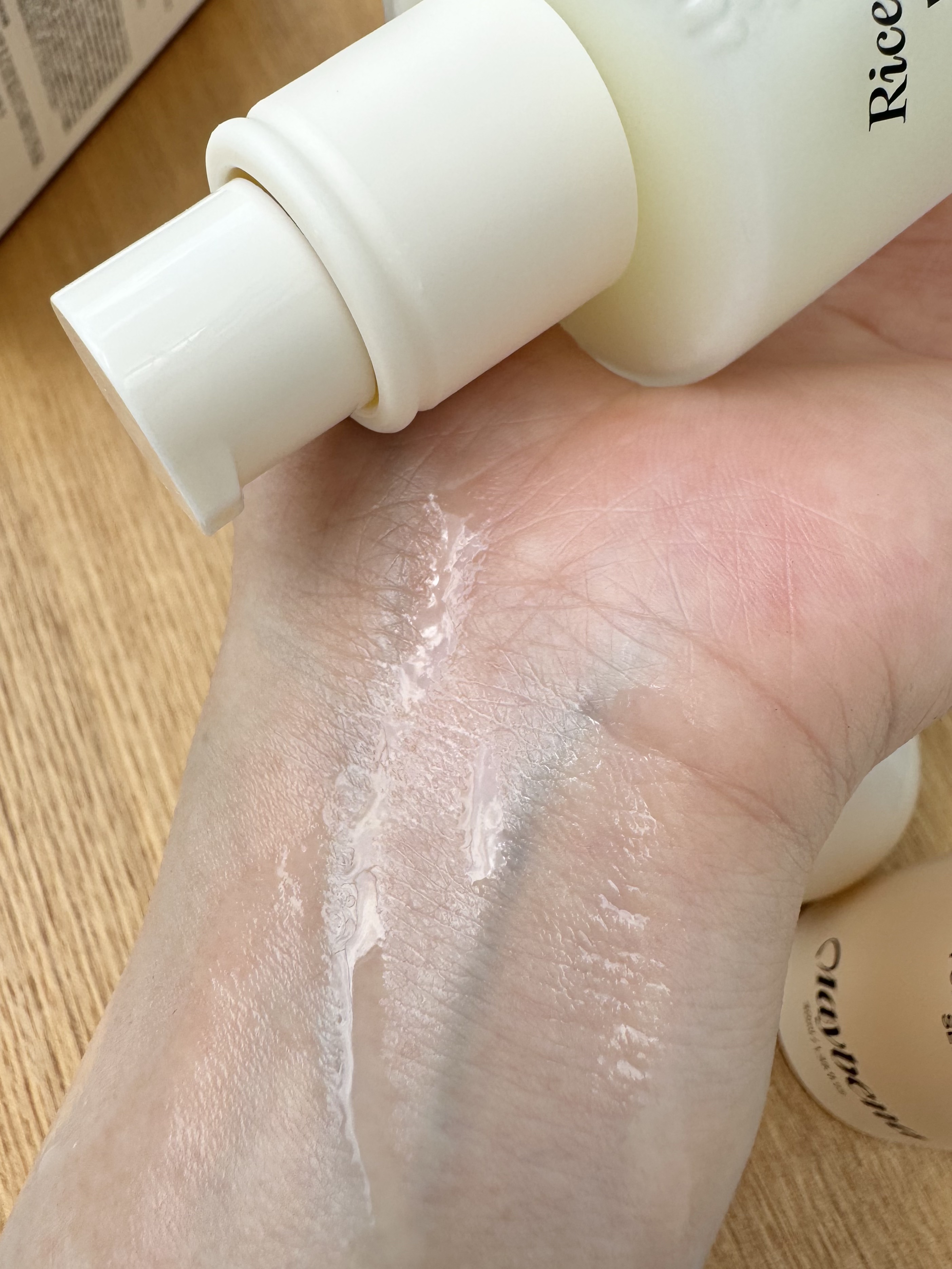 ライスXレチノール フォアリフティング 60セラム/MAYBENA/美容液を使ったクチコミ（2枚目）