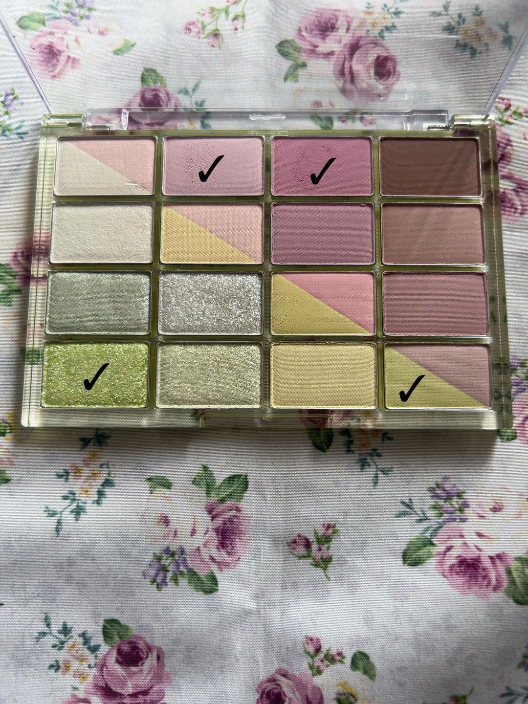 ソフトブラーリングアイパレット 17.ライムクラッシュブラーリング/wakemake/アイシャドウパレットを使ったクチコミ（3枚目）