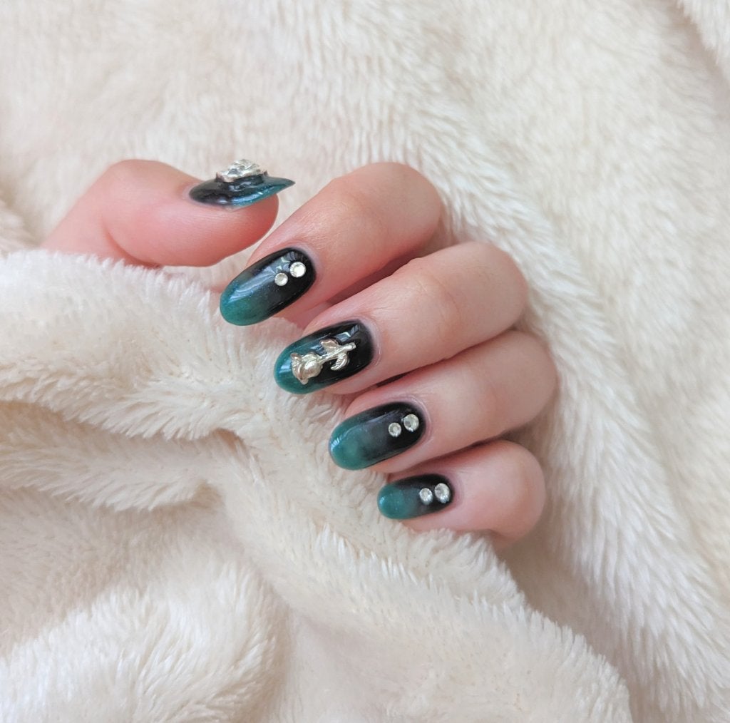 なっぱ on LIPS 「《DAISOBRGジェルネイル》Black《SeriaSHジェ..」(1枚目)