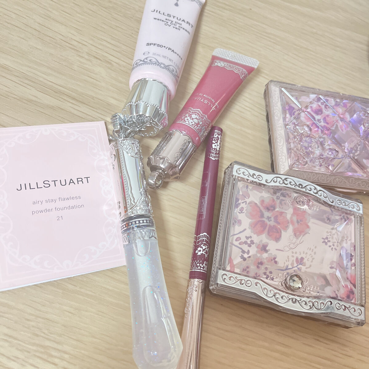 エアリーティント ウォータリー CCクリーム UVヴェール 01 light floral beige/JILL STUART/CCクリームを使ったクチコミ（1枚目）