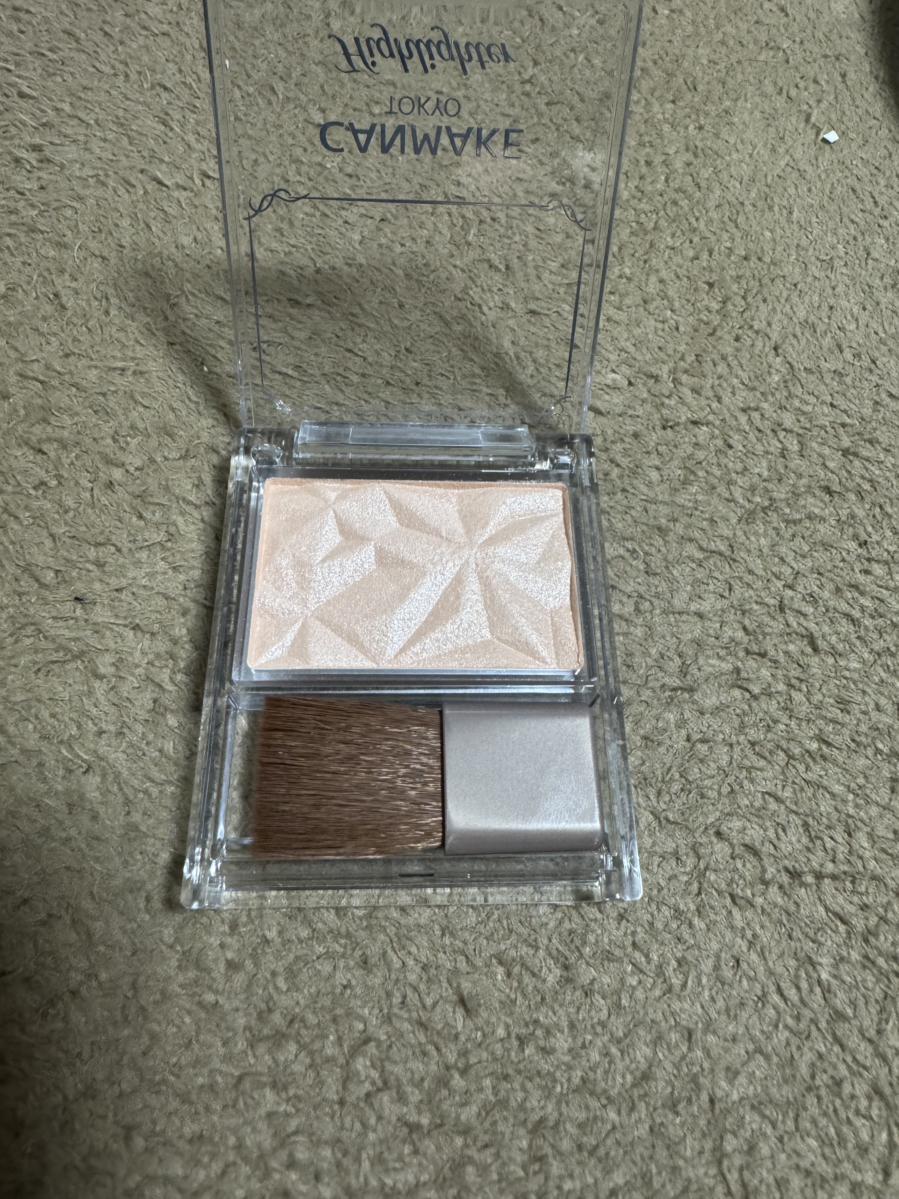 ハイライター L01 シャンパンゴールド/キャンメイク/パウダーハイライトを使ったクチコミ（2枚目）