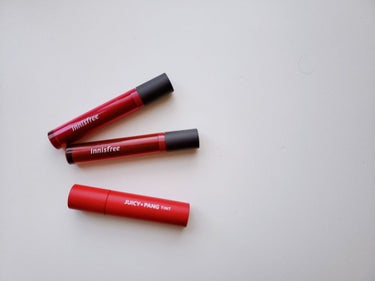 韓国での購入品です！

☆オピュ ジューシーパンティント RD02
濃い赤で秋に使えそうなカラー！
乾燥しにくくて発色も◎

☆innisfree ビビッドオイルティント 9 10
1＋1になってたので