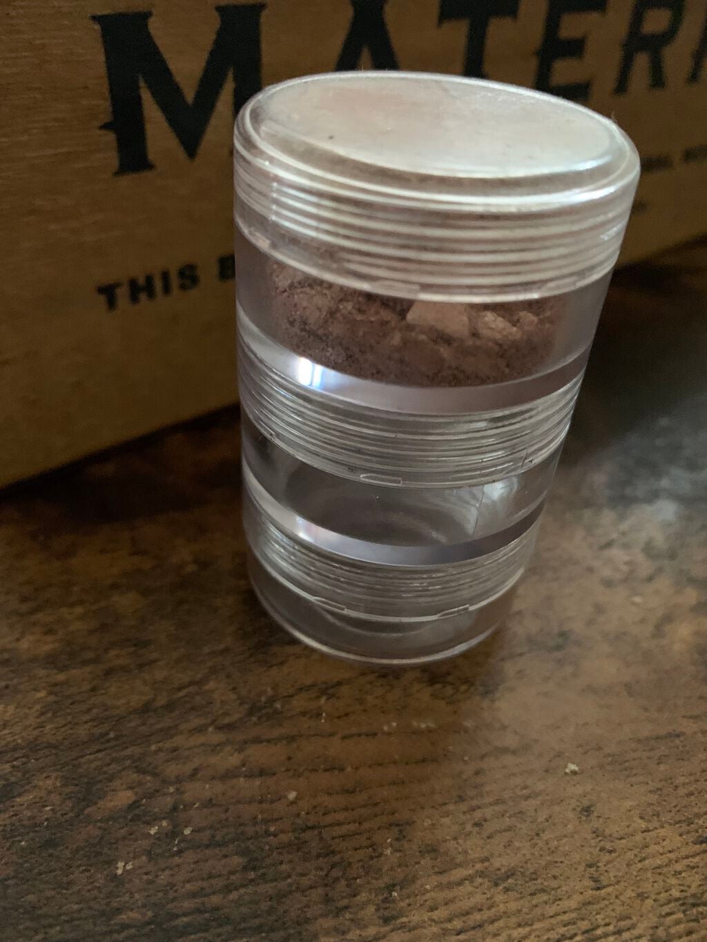 misa on LIPS 「落として割れたーーーー(>_<)って時ありますよね。ファンデと..」(1枚目)