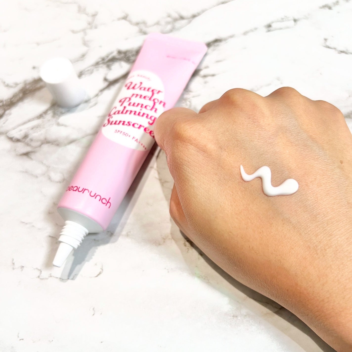 ウォーターメロン パンチ カミング サンスクリーン / スイカサンクリーム / SPF 50+ PA++++ /ビューランチ/日焼け止めクリームを使ったクチコミ(2枚目)
