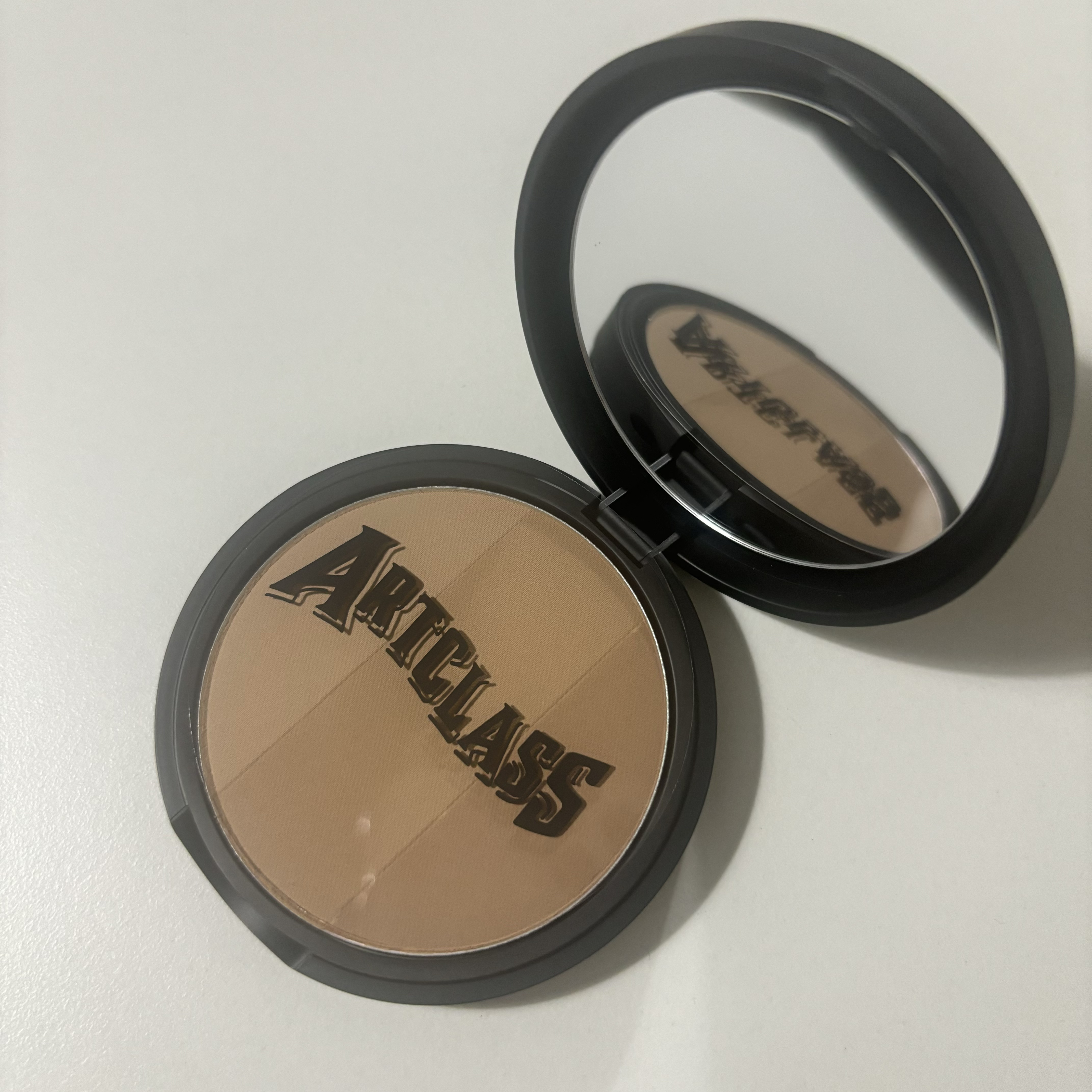 アートクラスバイロダン シェーディング 1.5 ニュートラル マスター(ブラシ付き)/too cool for school/シェーディングを使ったクチコミ（3枚目）