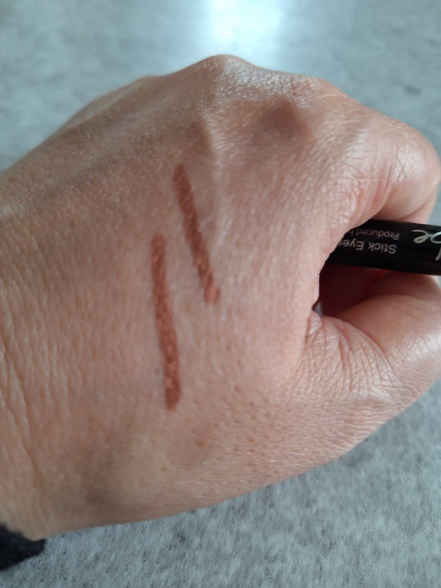 スティックアイシャドウ/&be/スティックアイシャドウを使ったクチコミ(3枚目)