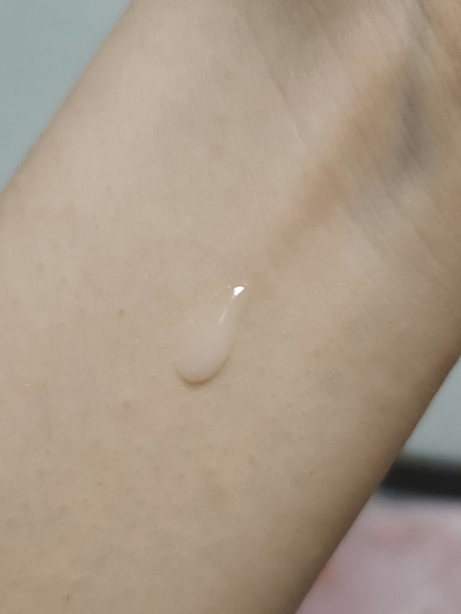 8x4 アロマスイッチ 涼感ネックジェル パリスブーケの香り/８ｘ４/デオドラント・制汗剤を使ったクチコミ（2枚目）