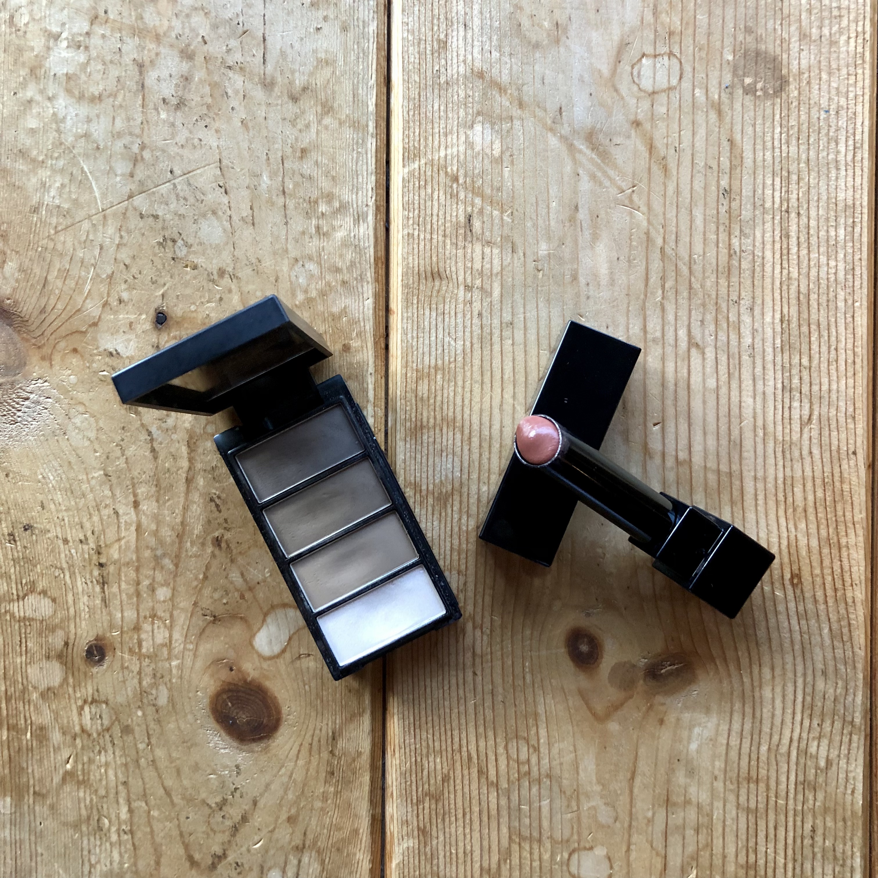 PERFECT DIARY 4色立体アイブロウパウダーのクチコミ「✨超シンプル!アイテム2つのメンズメイク

✼••┈┈••✼••┈┈••✼••┈┈••✼••┈.....」（1枚目）